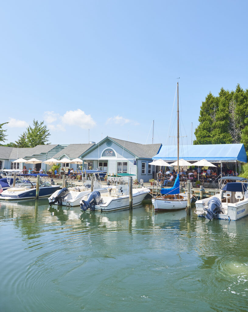 shelter island yacht club restaurant